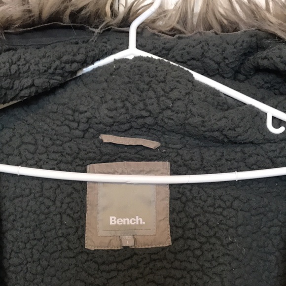 Bench Ladies Parka size Large - Picture 4 of 10